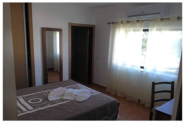 Vila Lurdes - Quarto 1 + WC